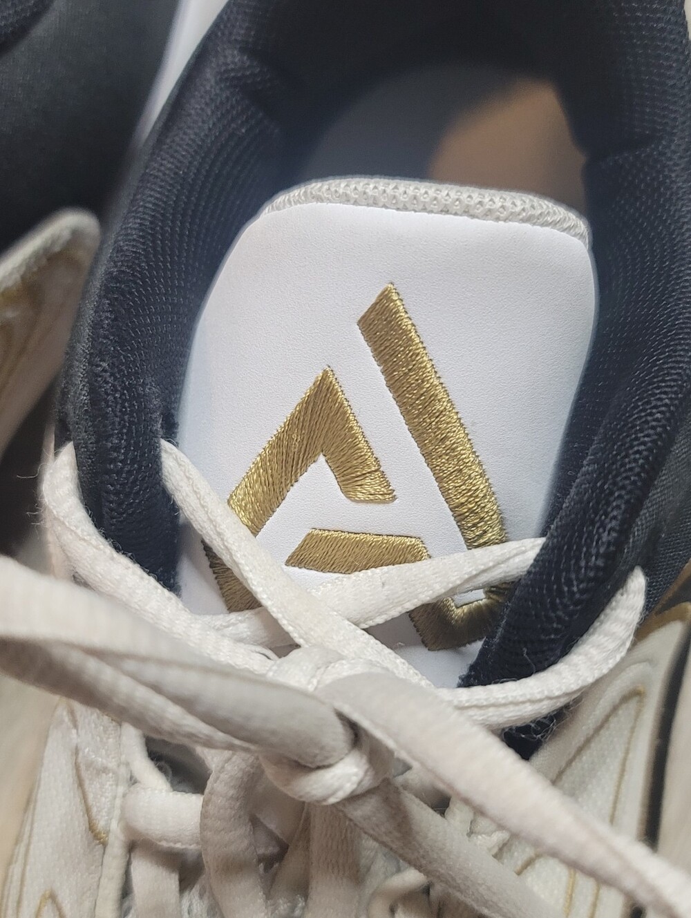 Nike Giannis Immortality 4 Sneakers In Champion 5Y - Picture 7 of 9